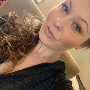 Meet your Posher, Krystel